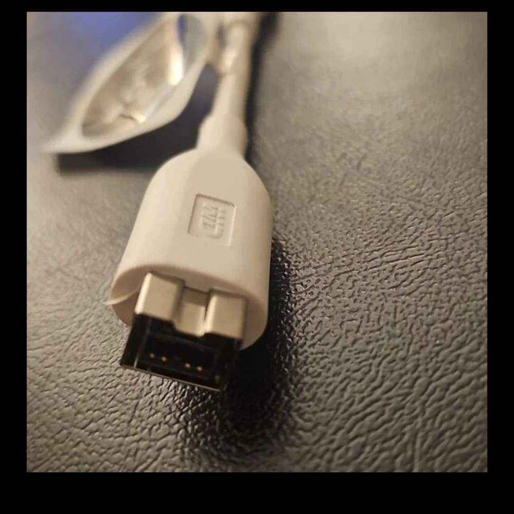 Bundle SD Iphon Ipad SD Card Reader Type C & White FireWire 800 Adapter Cable